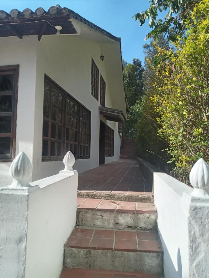 Quinta Los Eucaliptos Otel Quito Dış mekan fotoğraf